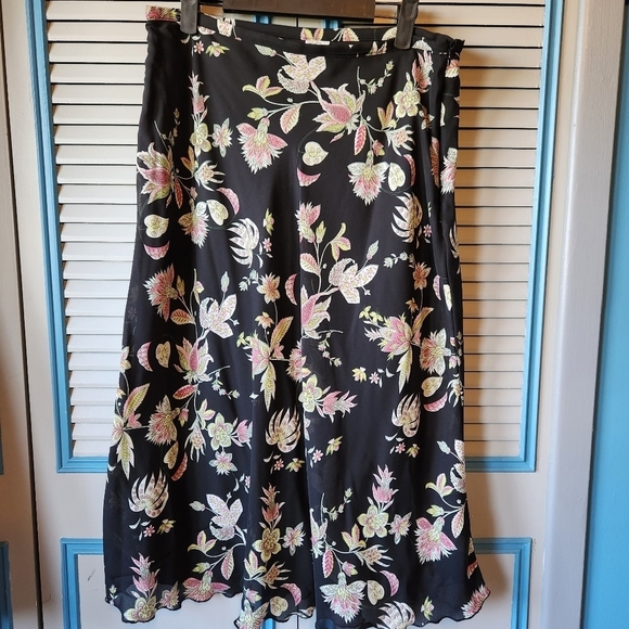 Dana Kay Dresses & Skirts - Dana Kay Black And Pink Floral Skirt
